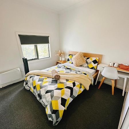 Cozy Room In Cranbourne Exterior photo